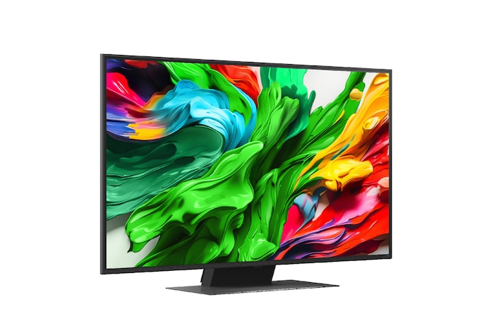 Leicht abgewinkelte Seitenansicht des LG QNED evo TV von rechts